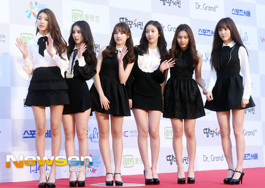 오늘자 서가대 레드카펫 여자친구 | 인스티즈