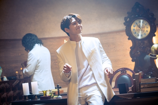 Kim Myung Soo brightness angel in 'Dan, One Love'
